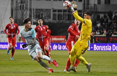 Un fost jucător din Liga 1 a semnat cu Schalke! » În România a fost numit cel mai slab jucător din istoria clubului