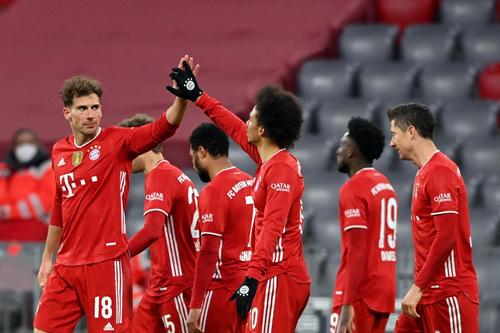Leon Goretzka, în stânga, ar putea ajunge la Real Madrid / foto: Guliver/Getty Images