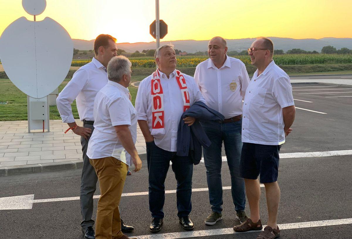 Cum s-a purtat Viktor Orban, premierul Ungariei, cu fanii care l-au așteptat până după miezul nopții