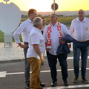 Premierul Ungariei a apărut cu fularul lui Sepsi la gât și a fost aplaudat de întreg stadionul  / Sursă foto: Iosif Popescu (GSP)