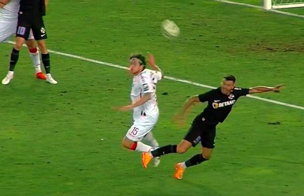 Două faze controversate în Saburtalo - FCSB » Penalty refuzat roș-albaștrilor