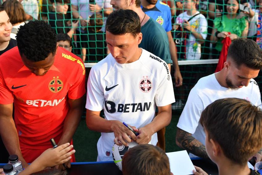 Sud-africanul Siyabonga Ngezana, în stânga / foto: Facebook@ FCSB Official
