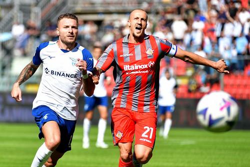 Vlad Chiricheș, în dreapta // foto: Guliver/gettyimages