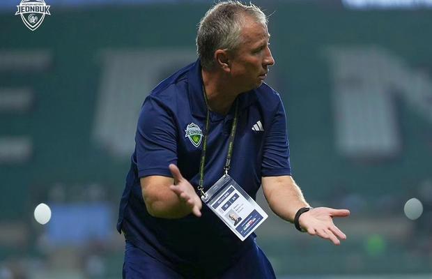 Dan Petrescu dă vina pe ploaie pentru eșecul de azi: „Am primit goluri și din cauza vremii nefavorabile”