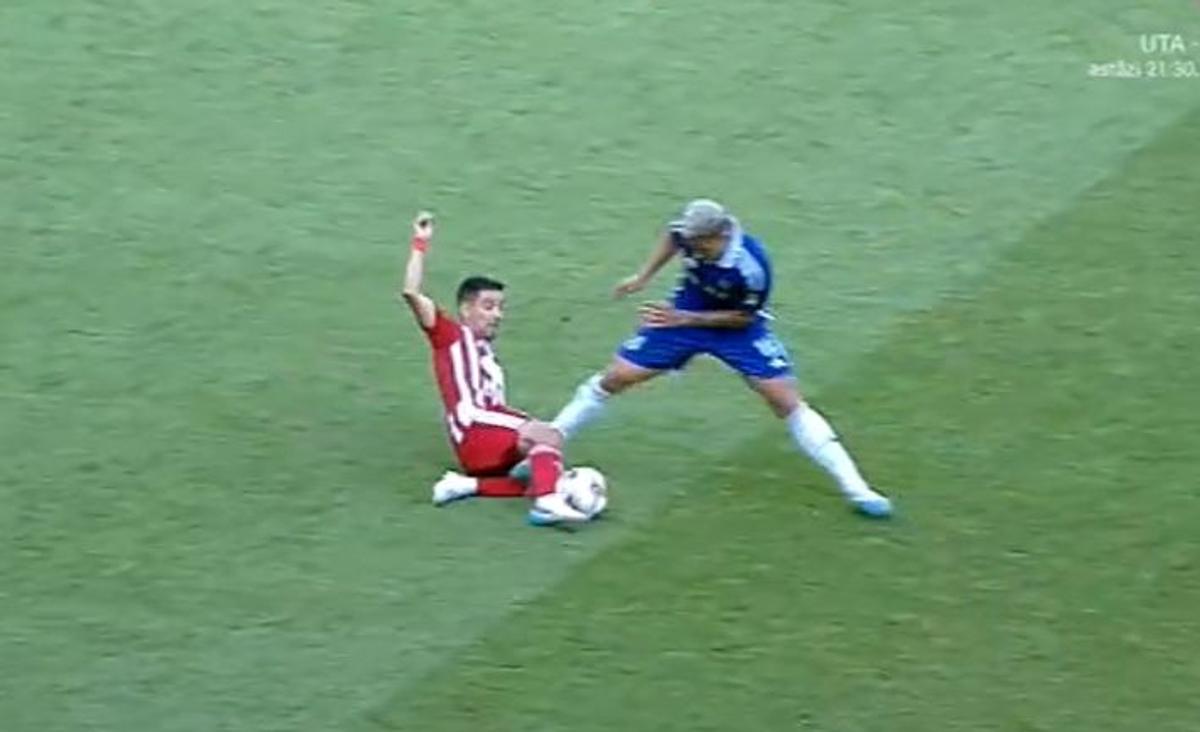 FOTO Matheus Mascarenhas, fault dur la Jonathan Rodriguez în Sepsi - FCU Craiova