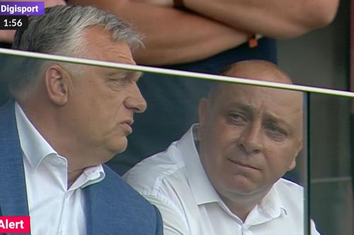 Sepsi - FCU Craiova » Viktor Orban, premierul Ungariei, asistă la meci alături de conducătorul clubului din Sfântul Gheorghe, Laszlo Dioszegi.