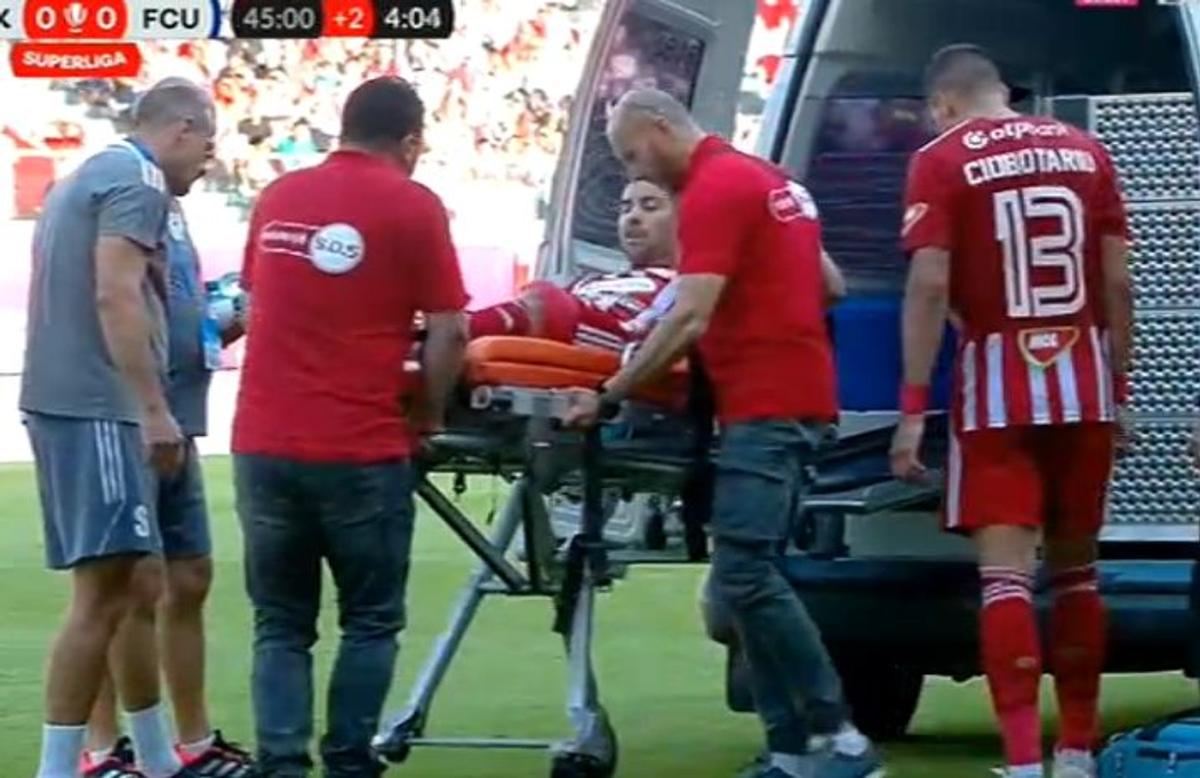 Scene uluitoare la Sepsi - FCU, primul meci al zilei din Superligă! Aproape să leșine de durere, fotbalistul n-a putut fi urcat în ambulanță dintr-un motiv incredibil