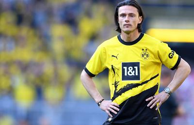 Dortmund a dat afară un fost internațional transferat cu 25,5 milioane de euro în 2019 » Nu mai jucase de 440 de zile!
