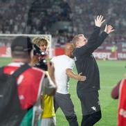 Neil Lennon în timpul meciului Rapid - CFR Cluj. FOTO: Ionuț Iordache (GSP)