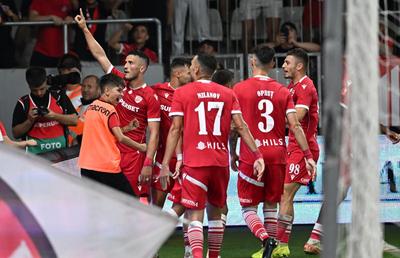 Dinamo a defilat pe „Arc” cu Petrolul » „Câinii” au marcat de patru ori + notele GSP: 4 pentru Topal
