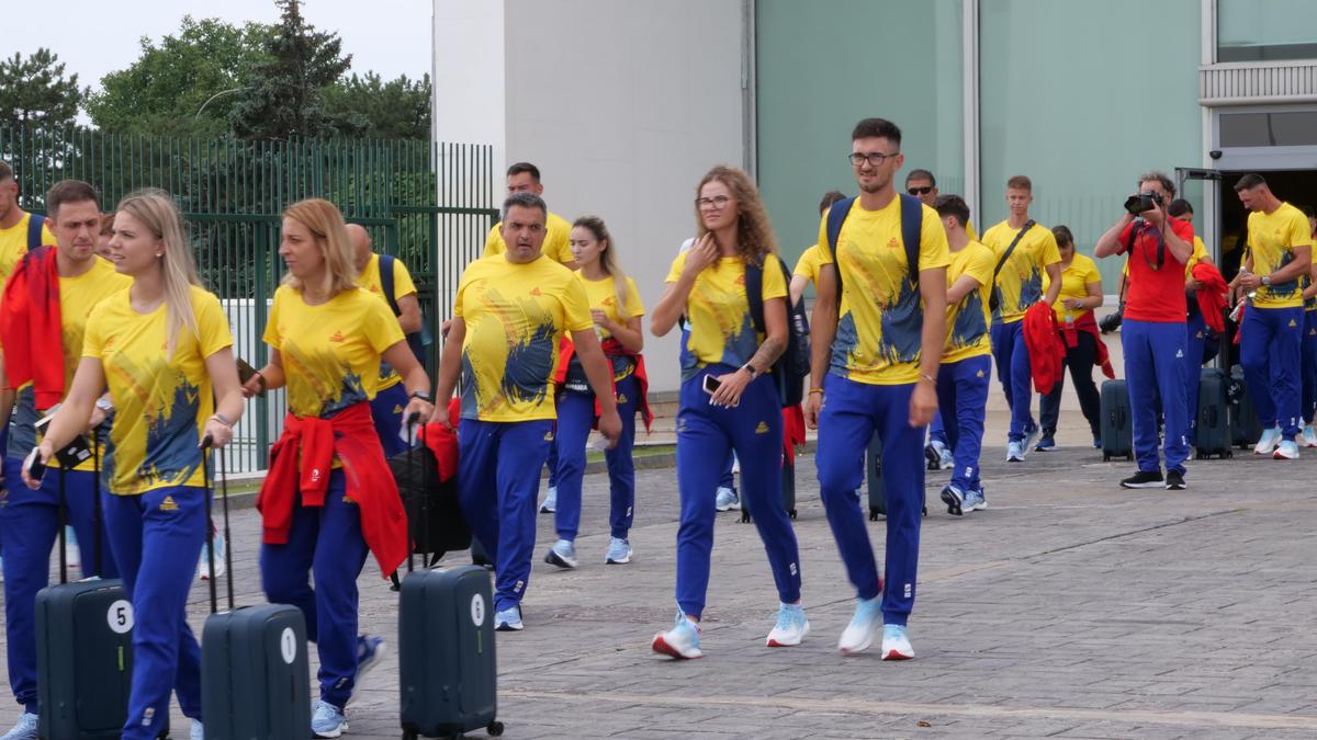 Echipa olimpică a plecat spre Paris: „Să continuăm această poveste frumoasă și să îmbogățim tezaurul României”