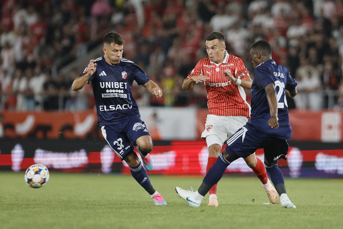 Dinamo - FC Botoșani 0-0 » Iertați de Kopic, pedepsiți de gravitație: „Dacă ar fi venit la FCSB, făcea un duș la pauză”