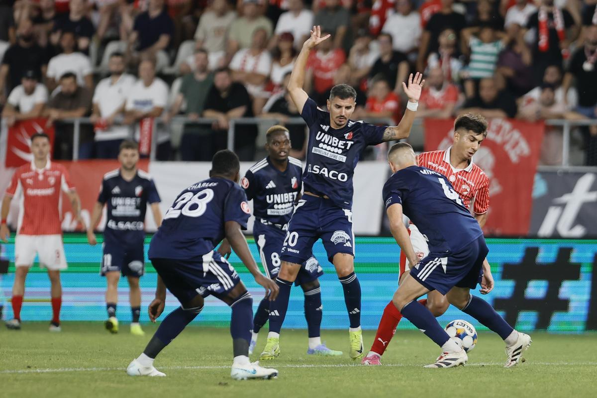Dinamo - FC Botoșani 0-0 » Iertați de Kopic, pedepsiți de gravitație: „Dacă ar fi venit la FCSB, făcea un duș la pauză”
