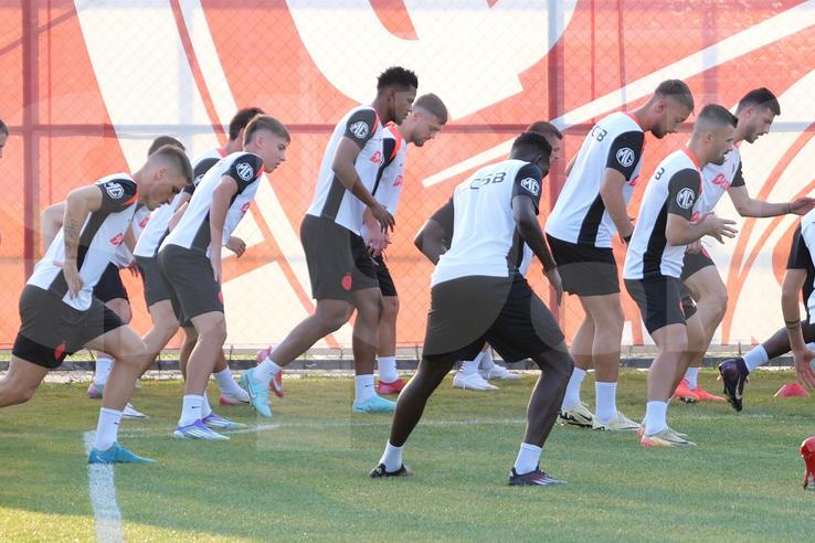 FCSB, antrenament înainte de meciul cu Shkendija // foto: Andrei Furnigă