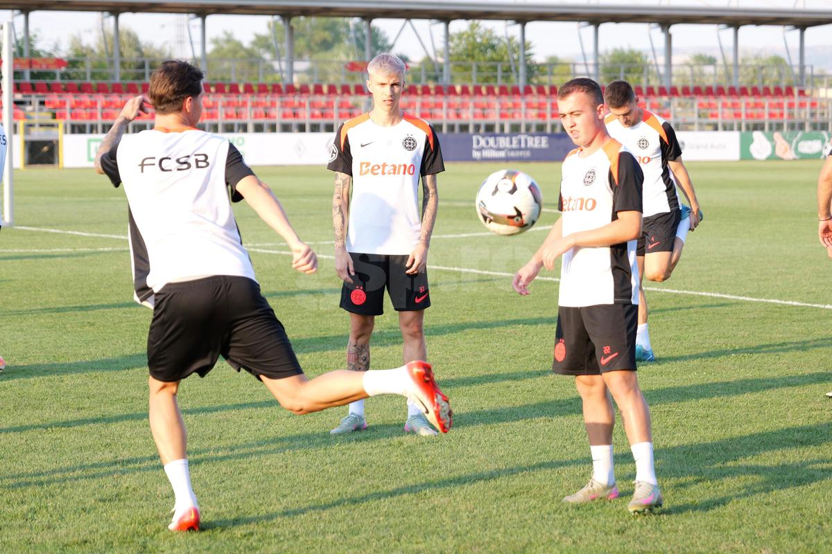 FCSB, antrenament înainte de meciul cu Shkendija // foto: Andrei Furnigă