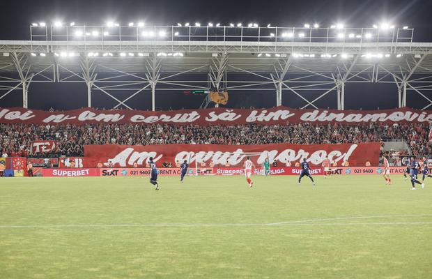Scandări xenofobe înainte de Dinamo - FC Botoșani! S-au auzit din ambele peluze