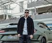 A câștigat lupta din UFC, apoi a pornit către podiumul Versace: „Arăt bine, nu?”