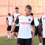 FCSB, antrenament înainte de meciul cu Shkendija // foto: Andrei Furnigă