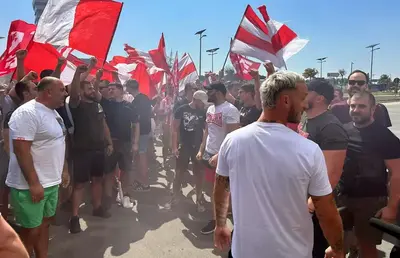 Celebra galerie a Stelei Roșii Belgrad „s-a mutat” pe aeroport » Fostul fotbalist al lui Inter a fost primit ca un rege