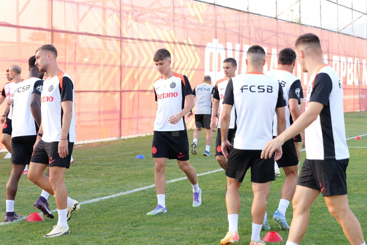 FCSB, antrenament înainte de meciul cu Shkendija // foto: Andrei Furnigă