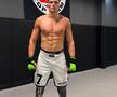 A câștigat lupta din UFC, apoi a pornit către podiumul Versace: „Arăt bine, nu?”