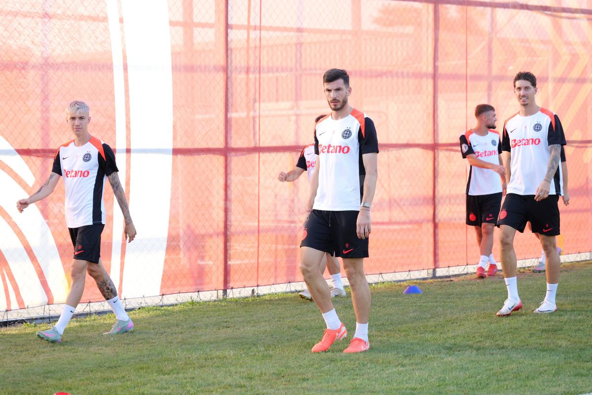 FCSB, antrenament înainte de meciul cu Shkendija // foto: Andrei Furnigă