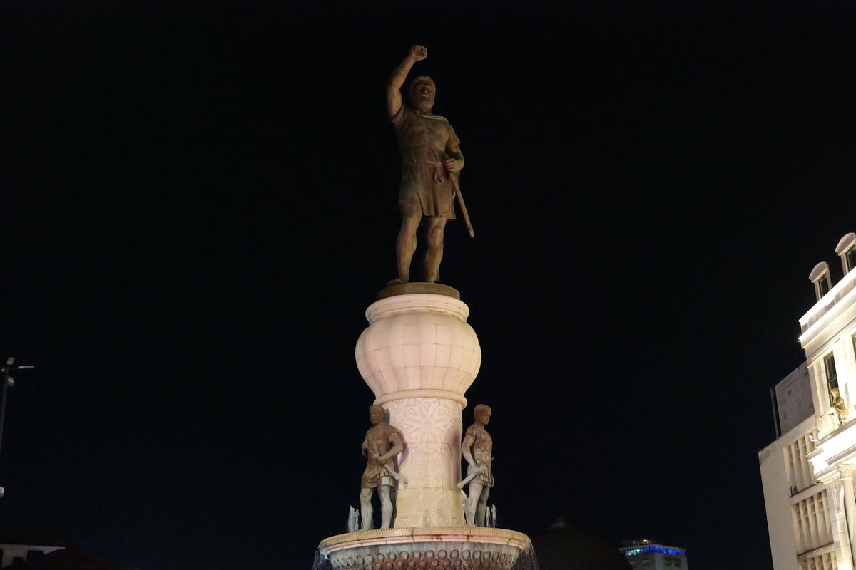 Skopje, capitala statuilor. Un mix între creștinism și islamism, între vechi și nou