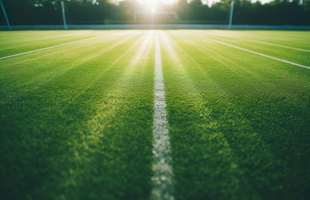Impactul gazonului artificial asupra vitezei și controlului mingii în fotbal