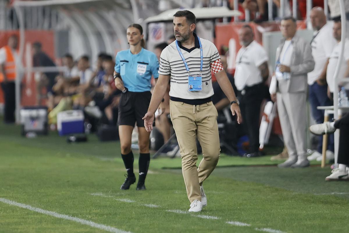 Dinamo - FC Botoșani 0-0 » Iertați de Kopic, pedepsiți de gravitație: „Dacă ar fi venit la FCSB, făcea un duș la pauză”