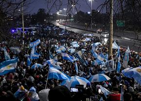 Cum au fost primiți argentinienii la întoarcerea acasă, în Buenos Aires