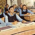 Nadia Comăneci în prima bancă alături de Mariana Constantin, Teodora Ungureanu în banca a doua