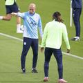 Echipamentul folosit de Pep Guardiola la antrenament se află printre obiectele scoase de Manchester City la licitație / Foto: Imago