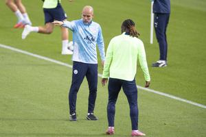 Incredibil! Șeicii fac bani cu obiectele lui Pep Guardiola
