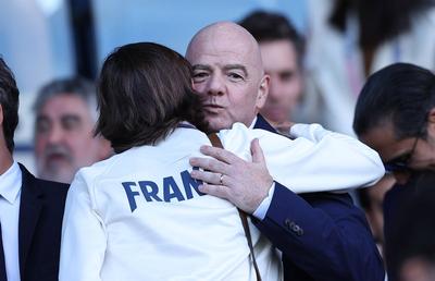Ce vrea Franța în schimbul susținerii lui Gianni Infantino la următoarele alegeri pentru șefia FIFA
