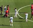 Messi îi face semn arbitrului să se uite spre Tagliafico, care se zvârcolea pe gazon
