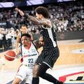 Jaizec Lottie, în duel cu Jeffery Taylor/Foto: Facebook (CSM Oradea)