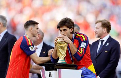 Îl vrea Real Madrid! » Jose Mourinho vrea să-i dea o mare lovitură Barcelonei