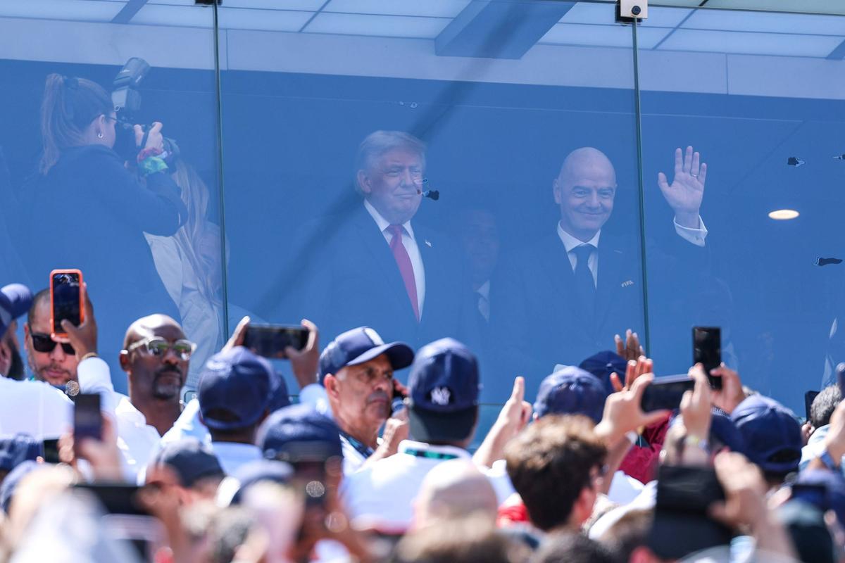 Imaginea pe care ai ratat-o la finala Mondialului » Fostul patron din Superligă, alături de Donald Trump și Gianni Infantino în lojă