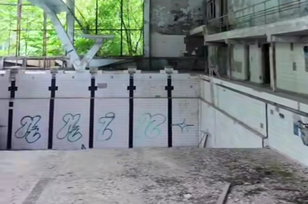 În iulie 2026, un vlogger a petrecut o zi la Cernobîl » Șocat de bazinul de înot al „orașului fantomă”