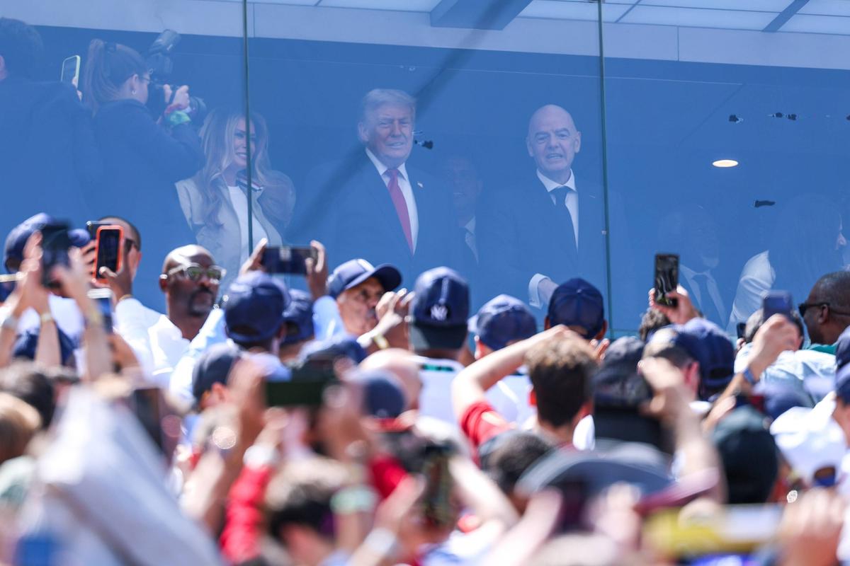 Imaginea pe care ai ratat-o la finala Mondialului » Fostul patron din Superligă, alături de Donald Trump și Gianni Infantino în lojă