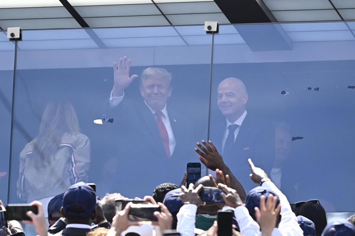 Imaginea pe care ai ratat-o la finala Mondialului » Fostul patron din Superligă, alături de Donald Trump și Gianni Infantino în lojă