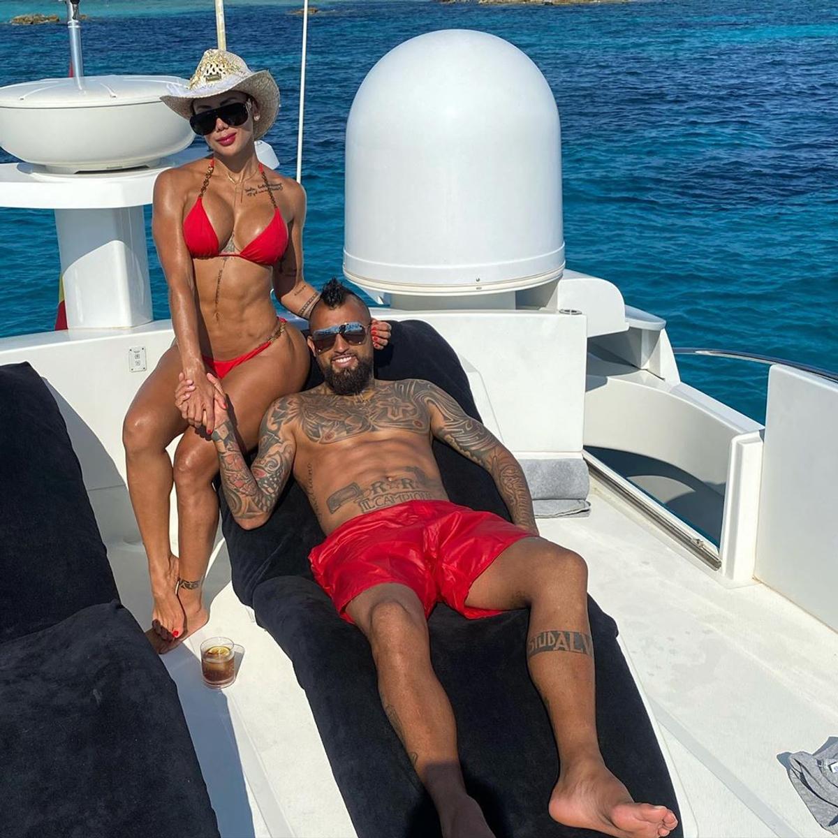 GALERIE FOTO Arturo Vidal, îmbărbătat de superba sa soție după dezastrul cu Bayern: „Ești un războinic! Nu ține cont de critici”