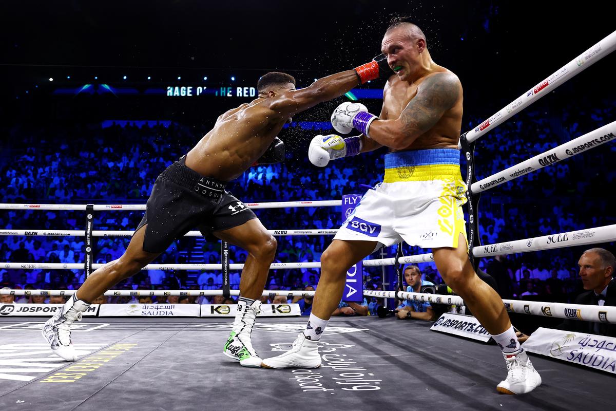 Ucraineanul Usyk l-a învins din nou pe Anthony Joshua! Scandal după meci: a aruncat centurile și a plecat din ring