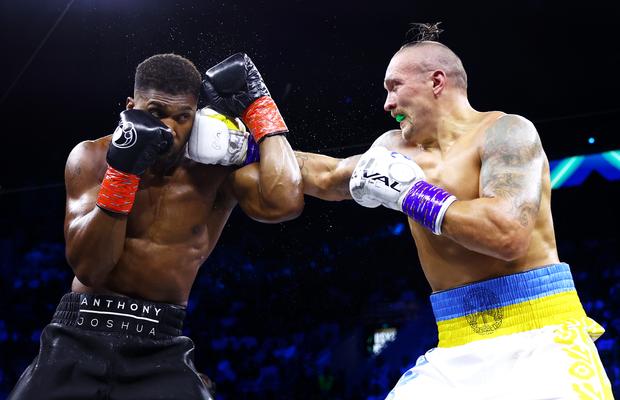 Ucraineanul Usyk l-a învins din nou pe Anthony Joshua! Scandal după meci: a aruncat centurile și a plecat din ring