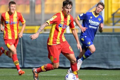 Rareș Burnete (19 ani), intrat în minutul 83 la Lecce, a pasat decisiv pentru reușita de 2-1 cu Lazio. Atacantul ar putea ajunge la Sudtirol, în Serie B, până la închiderea ferestrei de mercato.
