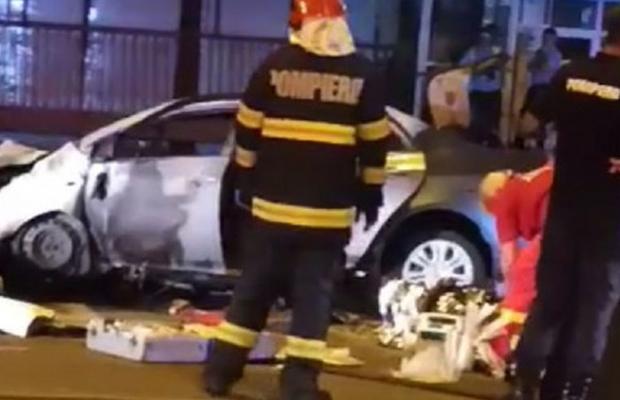 Un junior de 19 ani a murit ars de viu în Ploiești, după un teribil accident rutier