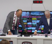 „Stați jos!” » Moment amuzant la finalul conferinței de prezentare a lui Marius Șumudică la Rapid: „M-ați speriat”