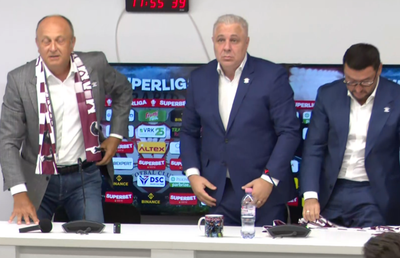 „Stați jos!” » Moment amuzant la finalul conferinței de prezentare a lui Marius Șumudică la Rapid: „M-ați speriat”