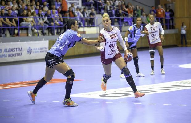 Semifinală cu echipe de Liga Campionilor în Supercupa României la handbal feminin