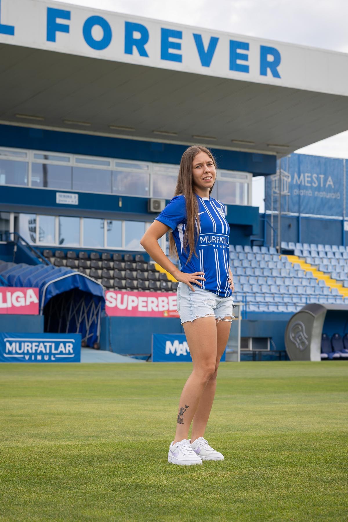 Ședință foto specială: Miss World, Miss Europe și Next Top Model România au coborât de pe podium pe gazonul Farului